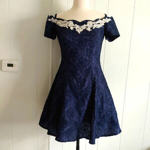 Vtg 80s Navy Lace Scalloped Evening Wedding Prom Cocktail Full Skirt Dress S